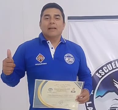 Perfil de chofer graduado con brevete A3C
