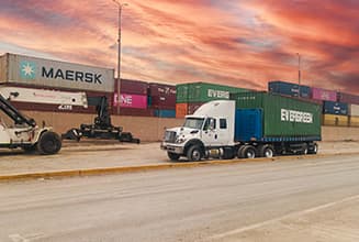 Campo de entrenamiento y maniobras para semitráiler en el Callao